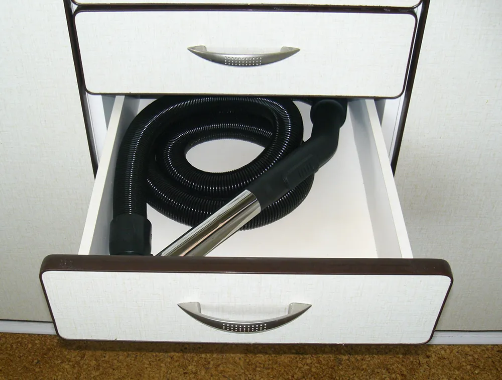 Smršťovací hadice Zip Broom 1m -> 6m. Určeno pro centrální vysavače a centrální vysávání.